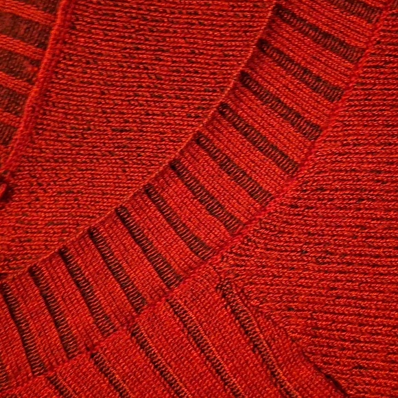 Bisou Bisou Off the Shoulder Red-Black Long Waisted Sweater - Picture 4 of 8